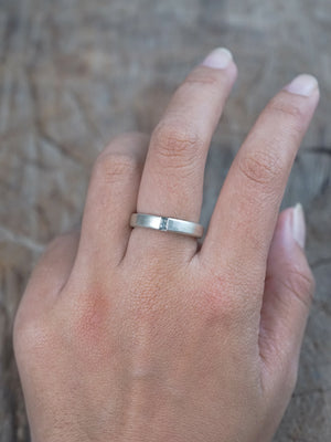 Blue Sapphire Rift Ring in silver