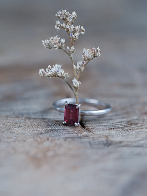 Classic Garnet Ring - size 8.75