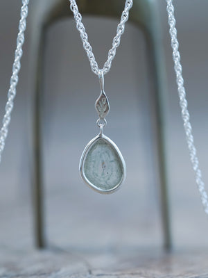 Detail Leaf Diamond Slice Necklace in Recycled sterling silver