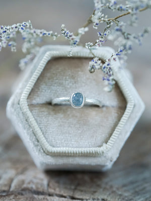 Stardust Montana Sapphire Ring - Gardens of the Sun | Ethical Jewelry
