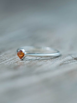 Flower Garnet Ring in silver