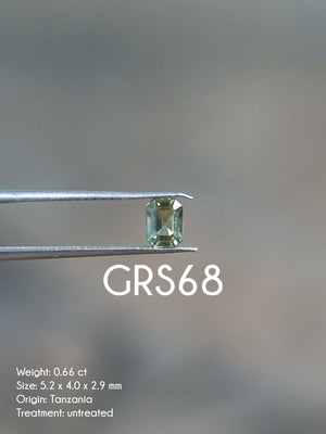 Custom Green Sapphire Engagement Ring in Gold