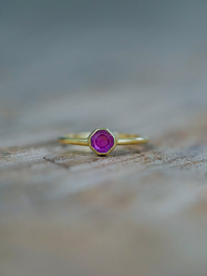 Portrait Cut Pink Sapphire Ring in Ethical Gold - Gardens of the Sun | Ethical Jewelry