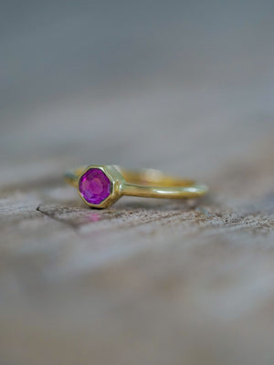 Portrait Cut Pink Sapphire Ring in Ethical Gold - Gardens of the Sun | Ethical Jewelry