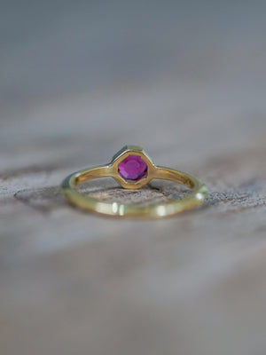 Portrait Cut Pink Sapphire Ring in Ethical Gold - Gardens of the Sun | Ethical Jewelry