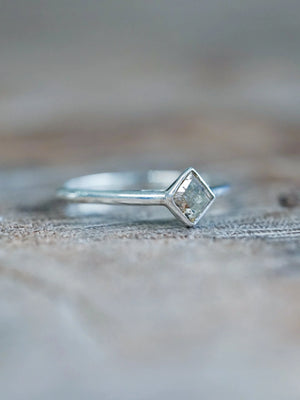 Brown Kite Diamond Ring - size 7