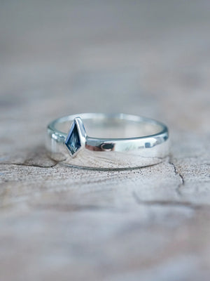 Blue Kite Sapphire Ring in Silver