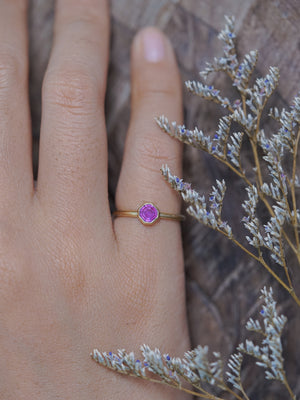 Portrait Cut Pink Sapphire Ring in Ethical Gold - Gardens of the Sun | Ethical Jewelry