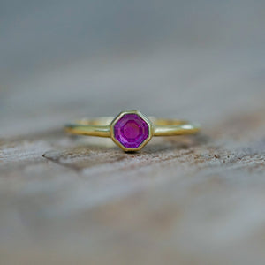 Portrait Cut Pink Sapphire Ring in Ethical Gold - Gardens of the Sun | Ethical Jewelry