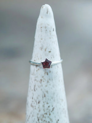 Star Garnet Ring in Sterling Silver