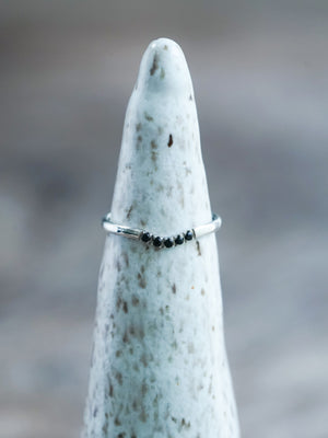 Black Spinel Nesting Ring