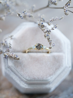 Zircon and Diamond Ring in Yellow Gold