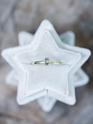 Baguette Green Diamond Ring in Ethical Gold - Gardens of the Sun | Ethical Jewelry