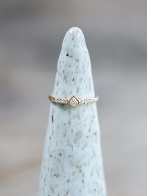 Canadian Kite Diamond Ring in Gold - Size 4.5 - Gardens of the Sun | Ethical Jewelry
