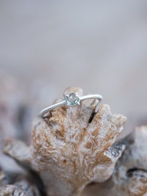 Callisto Rose Cut Sapphire Ring - Gardens of the Sun | Ethical Jewelry