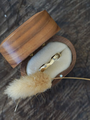 Custom Cut-out Wedding Band in Gold - Gardens of the Sun | Ethical Jewelry