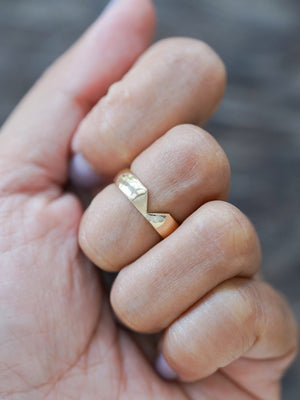 Custom Cut-out Wedding Band in Gold - Gardens of the Sun | Ethical Jewelry