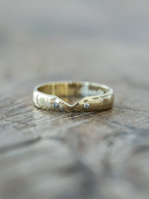 Custom Cut-out Wedding Band in Gold - Gardens of the Sun | Ethical Jewelry