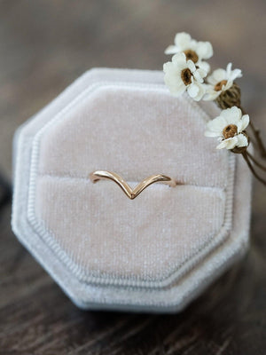 Custom V-shaped Nesting Band in Gold - Gardens of the Sun | Ethical Jewelry