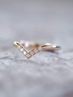 Custom V-shaped Nesting Band in Gold - Gardens of the Sun | Ethical Jewelry