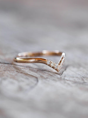 Custom V-shaped Nesting Band in Gold - Gardens of the Sun | Ethical Jewelry