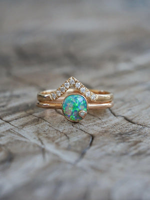 Custom V-shaped Nesting Band in Gold - Gardens of the Sun | Ethical Jewelry