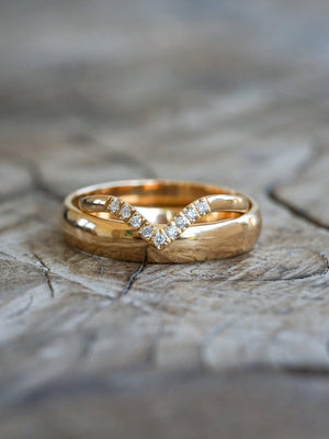 Custom V-shaped Nesting Band in Gold - Gardens of the Sun | Ethical Jewelry
