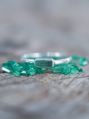 Horizontal Emerald Crystal Ring - Gardens of the Sun | Ethical Jewelry