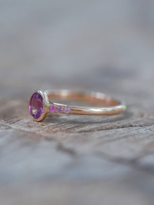Oval Pink Sapphire Ring in Rose Gold - Gardens of the Sun | Ethical Jewelry