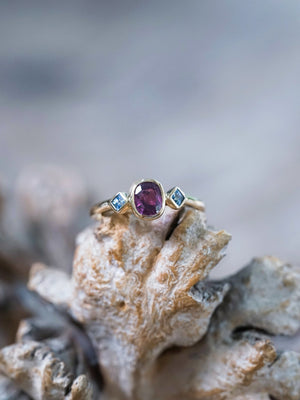 Pink and Blue Sapphire Ring in Ethical Gold - Gardens of the Sun | Ethical Jewelry