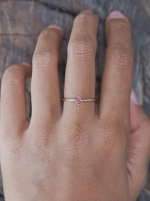 Rutile Kite Sapphire Ring in Eco Rose Gold - Gardens of the Sun | Ethical Jewelry