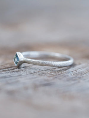 Stardust Sapphire Ring - Gardens of the Sun | Ethical Jewelry