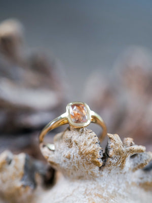 Sunstorm Bicolor Sapphire Ring in Ethical Gold - Gardens of the Sun | Ethical Jewelry