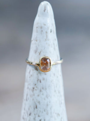 Sunstorm Bicolor Sapphire Ring in Ethical Gold - Gardens of the Sun | Ethical Jewelry