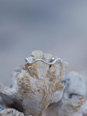 Wavy ring - Gardens of the Sun | Ethical Jewelry