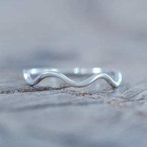 Wavy ring - Gardens of the Sun | Ethical Jewelry