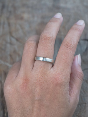 Blue Sapphire Rift Ring in silver