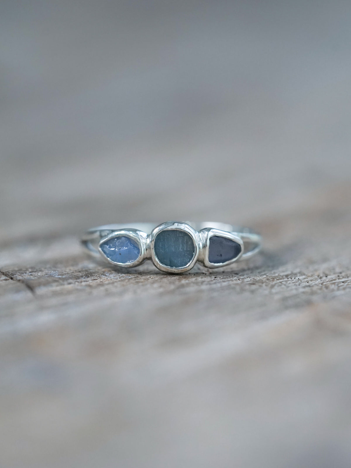Blue Three Stone Raw Sapphire Ring in recycled sterling silver | detail