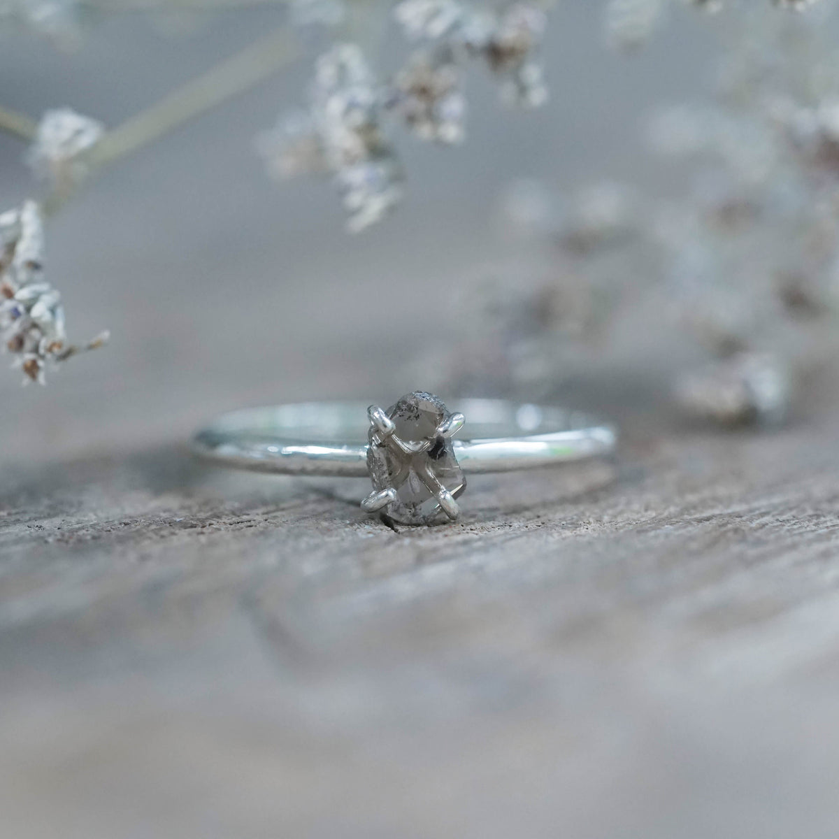 Borneo Diamond Ring with Prongs