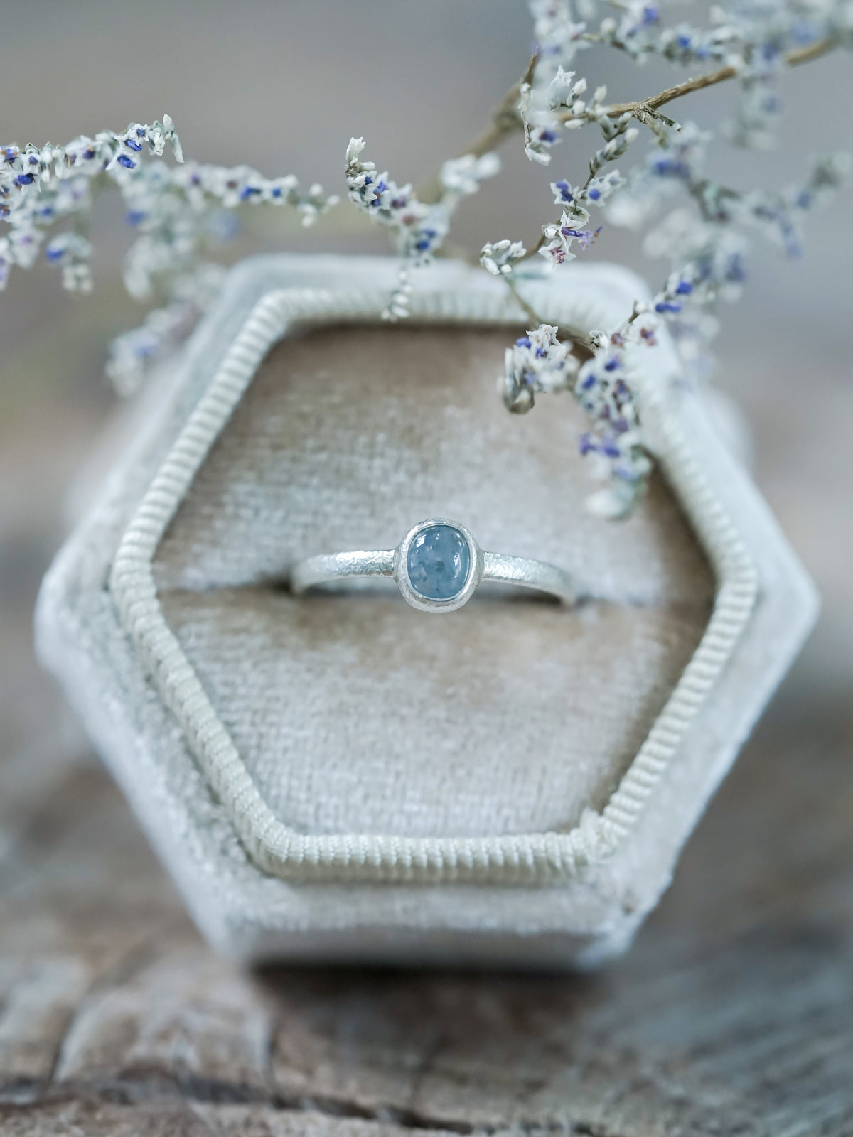 Stardust Montana Sapphire Ring - Gardens of the Sun | Ethical Jewelry
