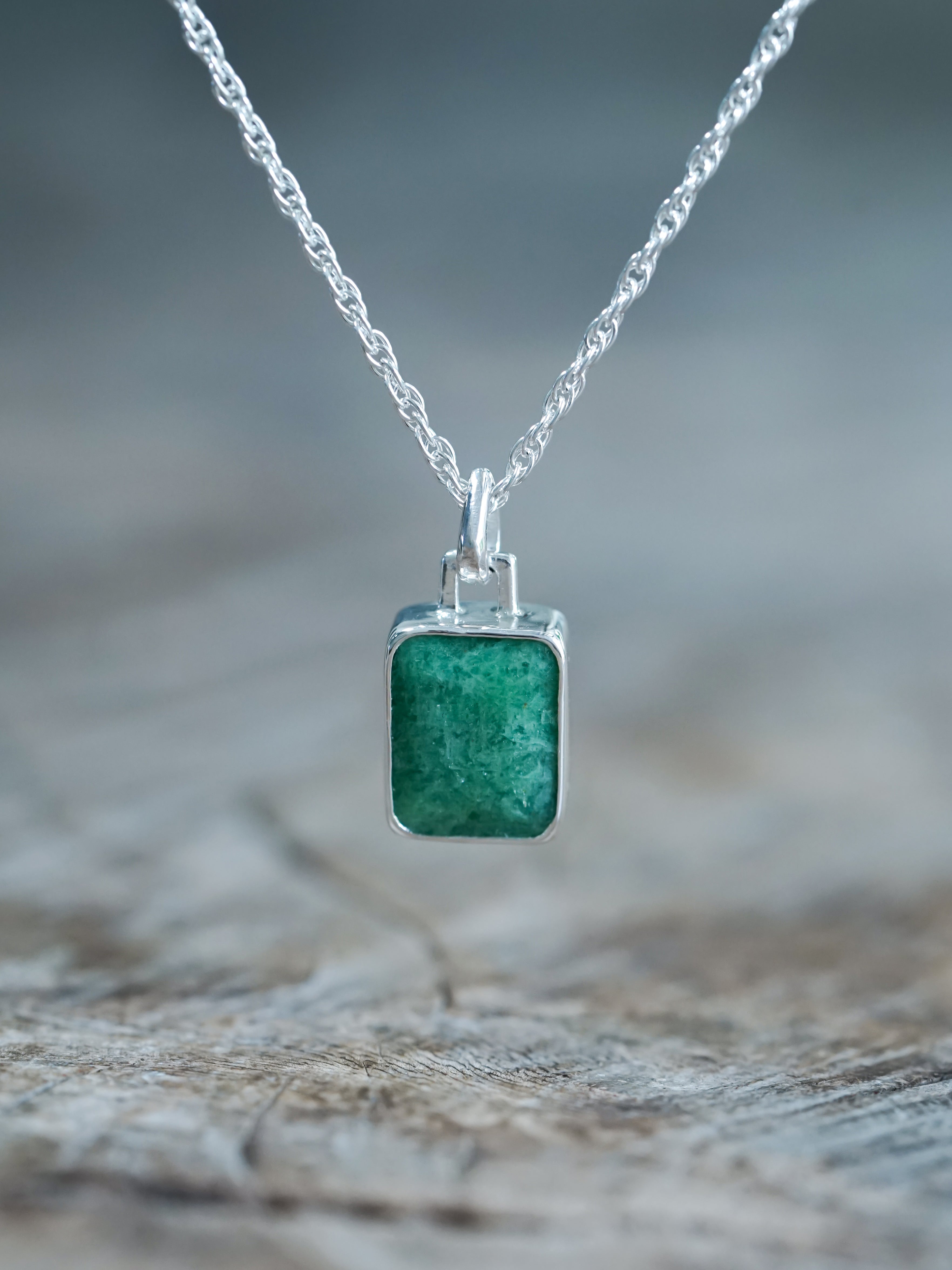 Queen Emerald ~ 18k-white-gold-emerald-necklace-with-baguette-cut-natural- emeralds