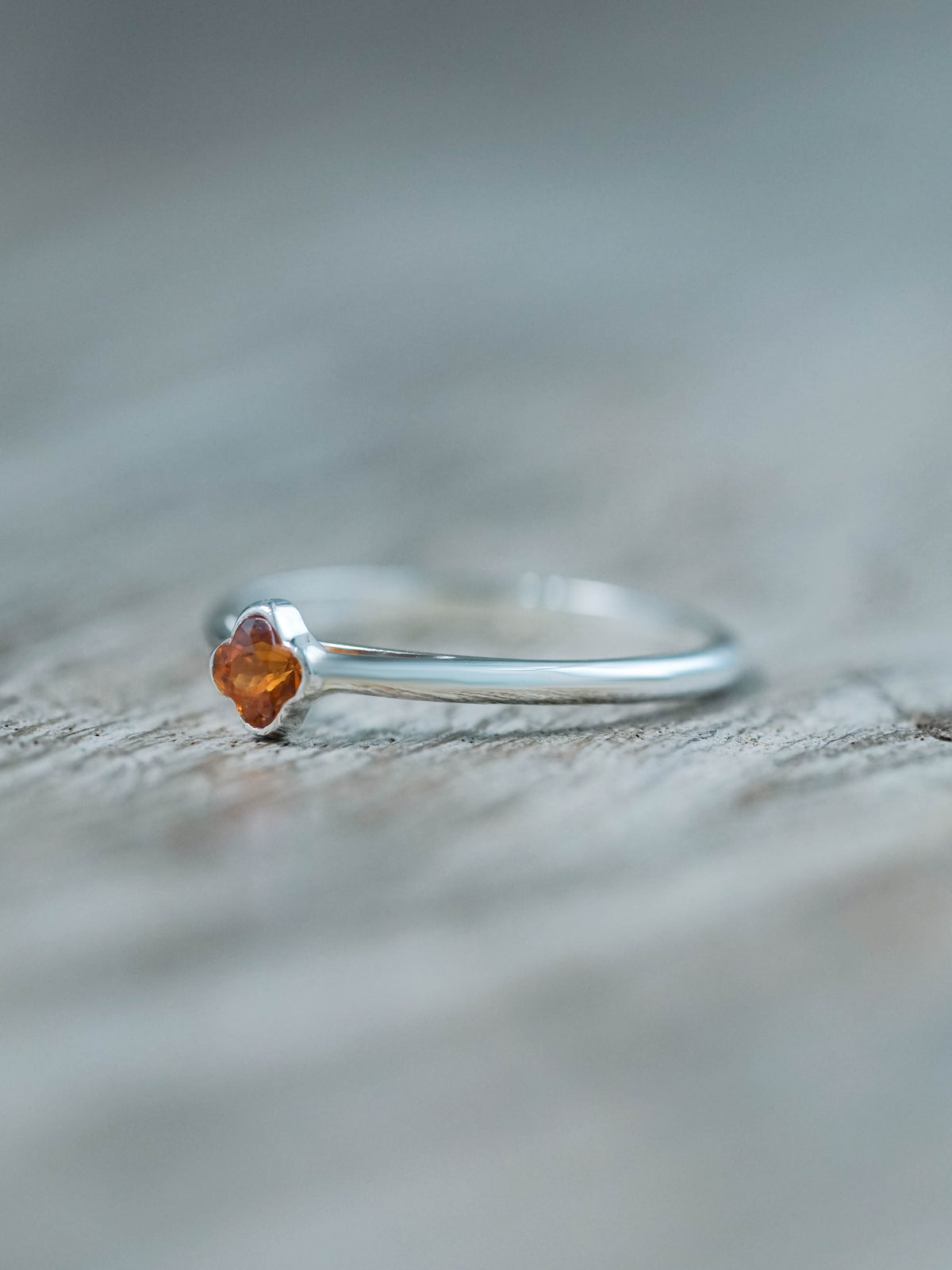 Flower Garnet Ring in silver