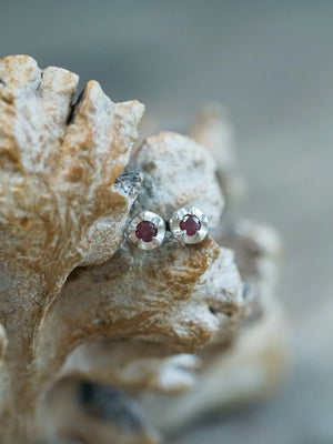 Garnet Flower Earrings Stud in Silver