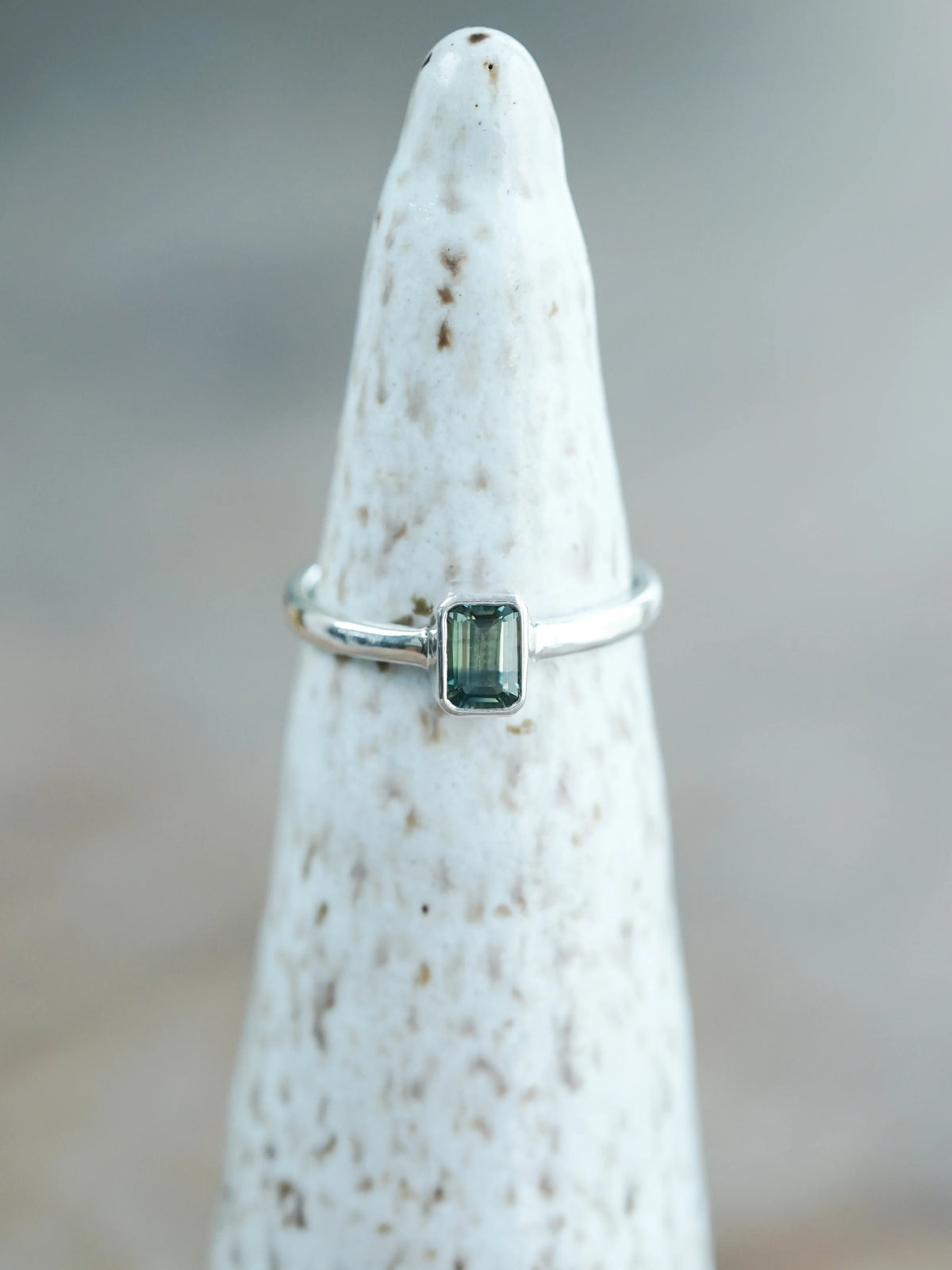 Green Parti Sapphire Ring in Silver