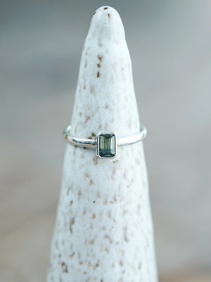 Green Parti Sapphire Ring in Silver