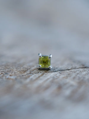 Green Sapphire Stud Earrings in Sterling Silver