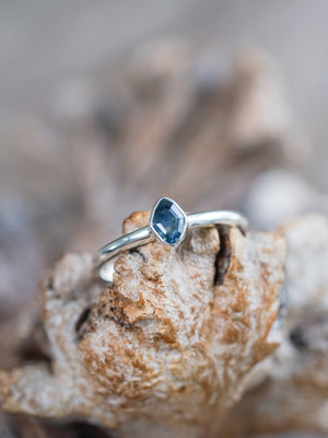 Kite Blue Sapphire Ring - size 6.5