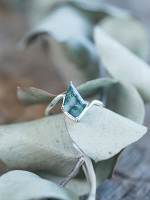 Kite Moss Agate Ring