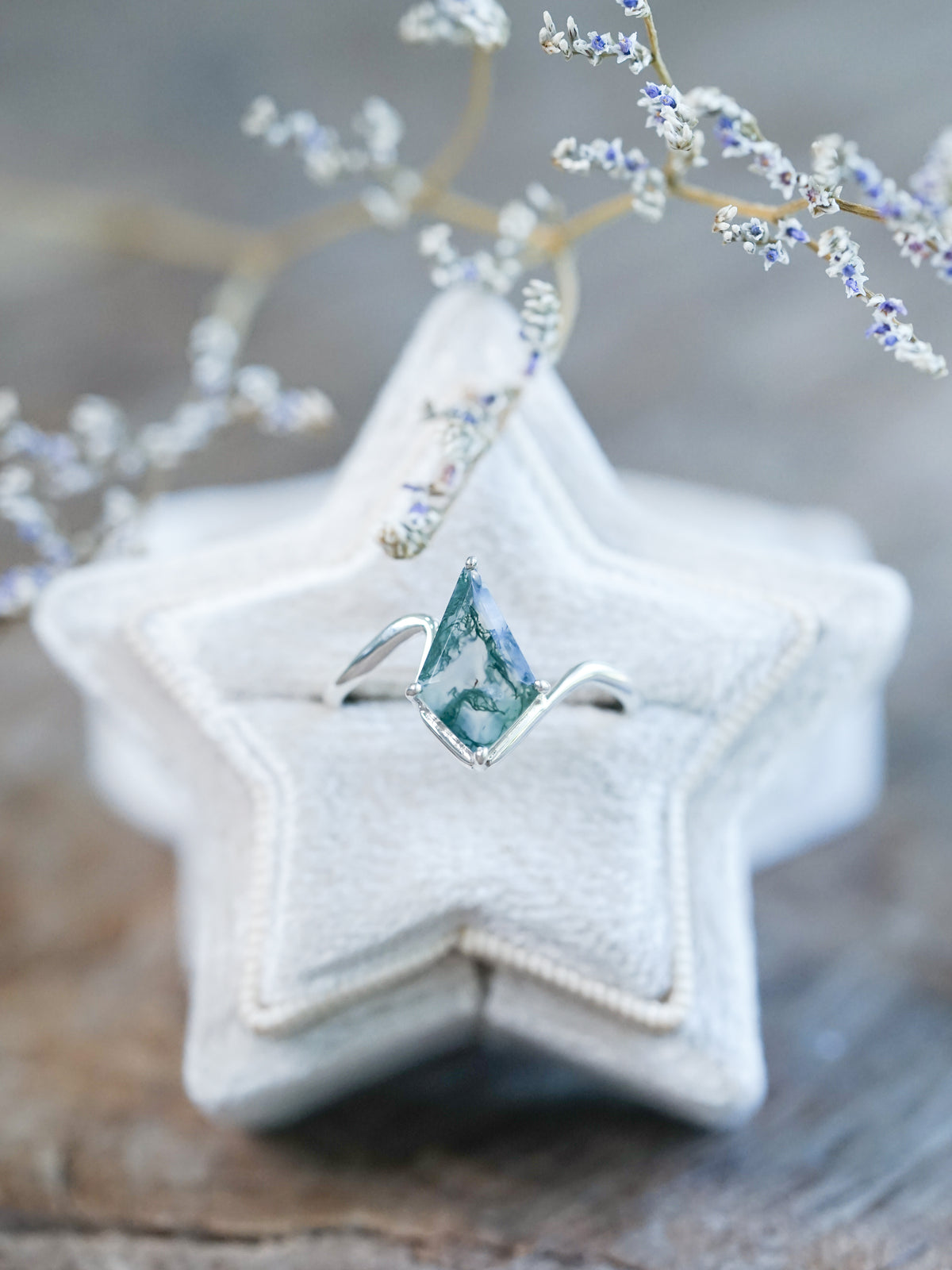 Kite Moss Agate Ring