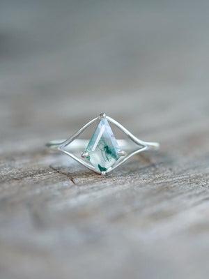 Kite Moss Agate Eye Ring